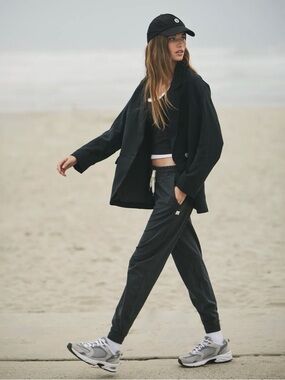 Vuori Performance Jogger - Charcoal Heather